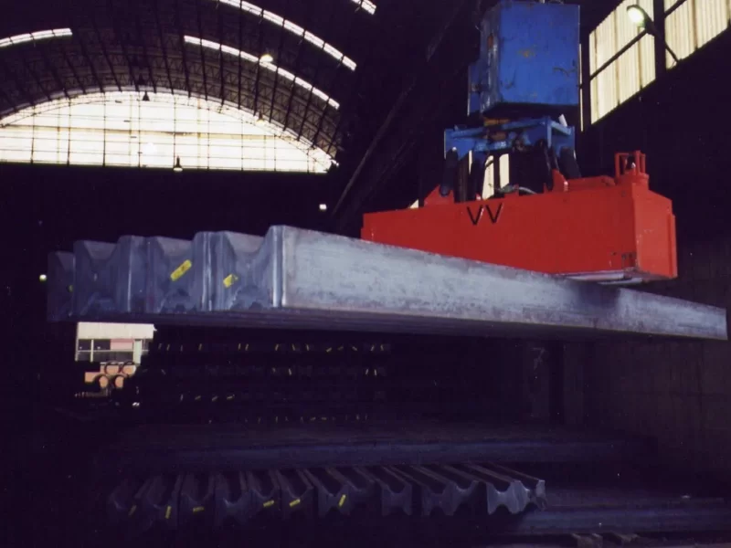 Elettromagneti-ed-elettro-permanenti-per-sollevamento-magnetico